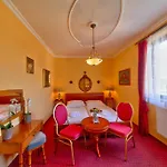 Hotel Romantik מלון 3*